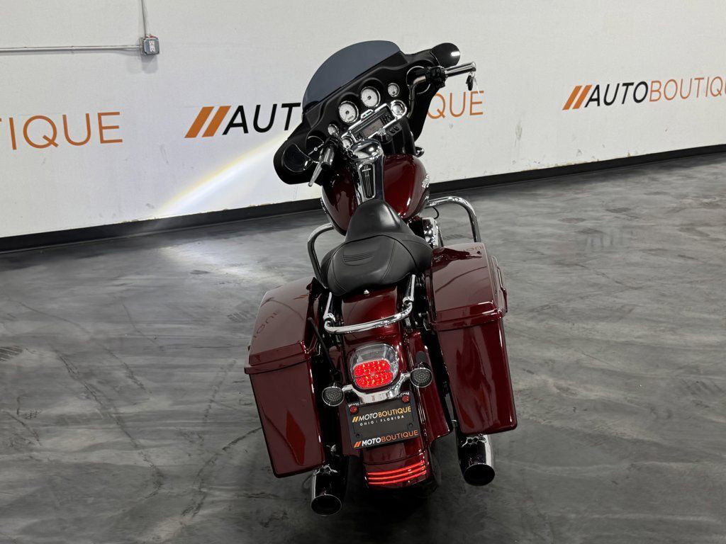 Street Glide®