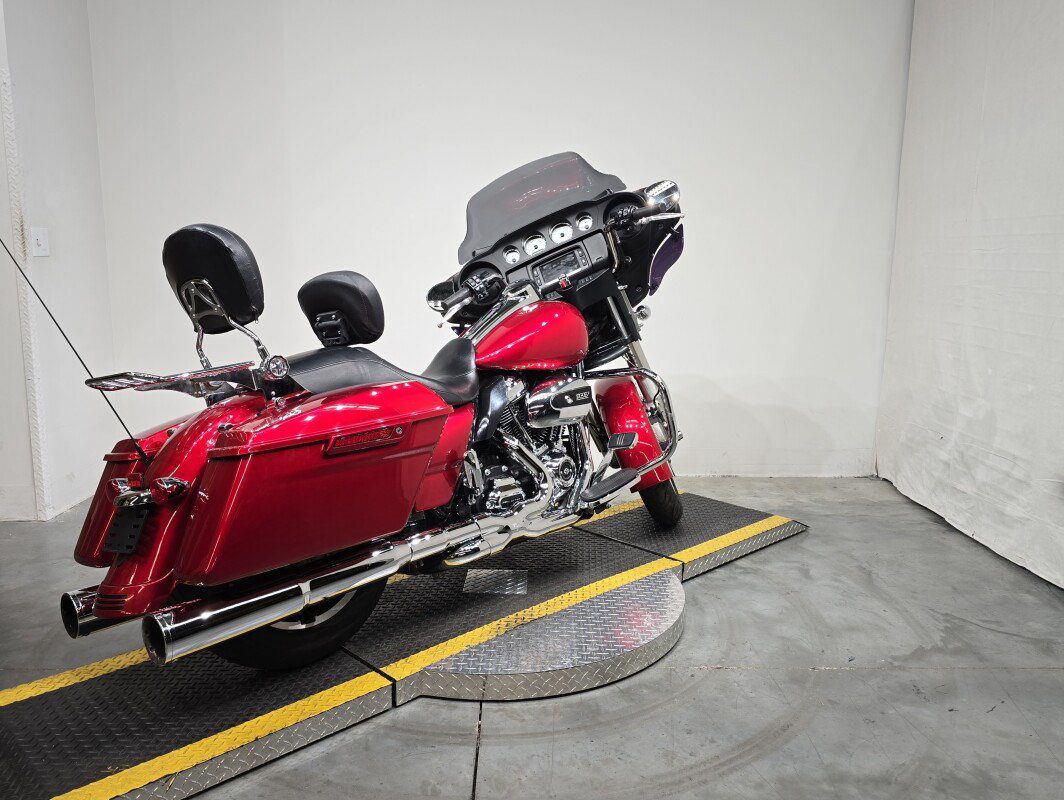 Street Glide®