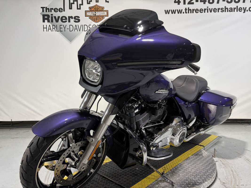Street Glide®