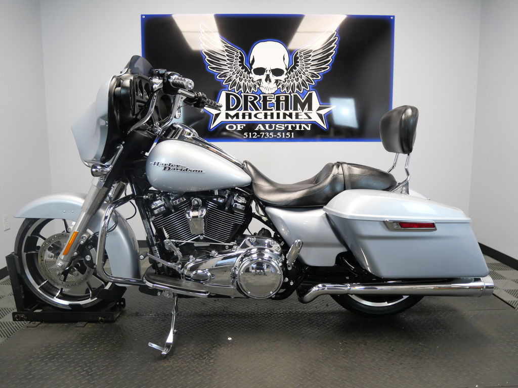 Street Glide®
