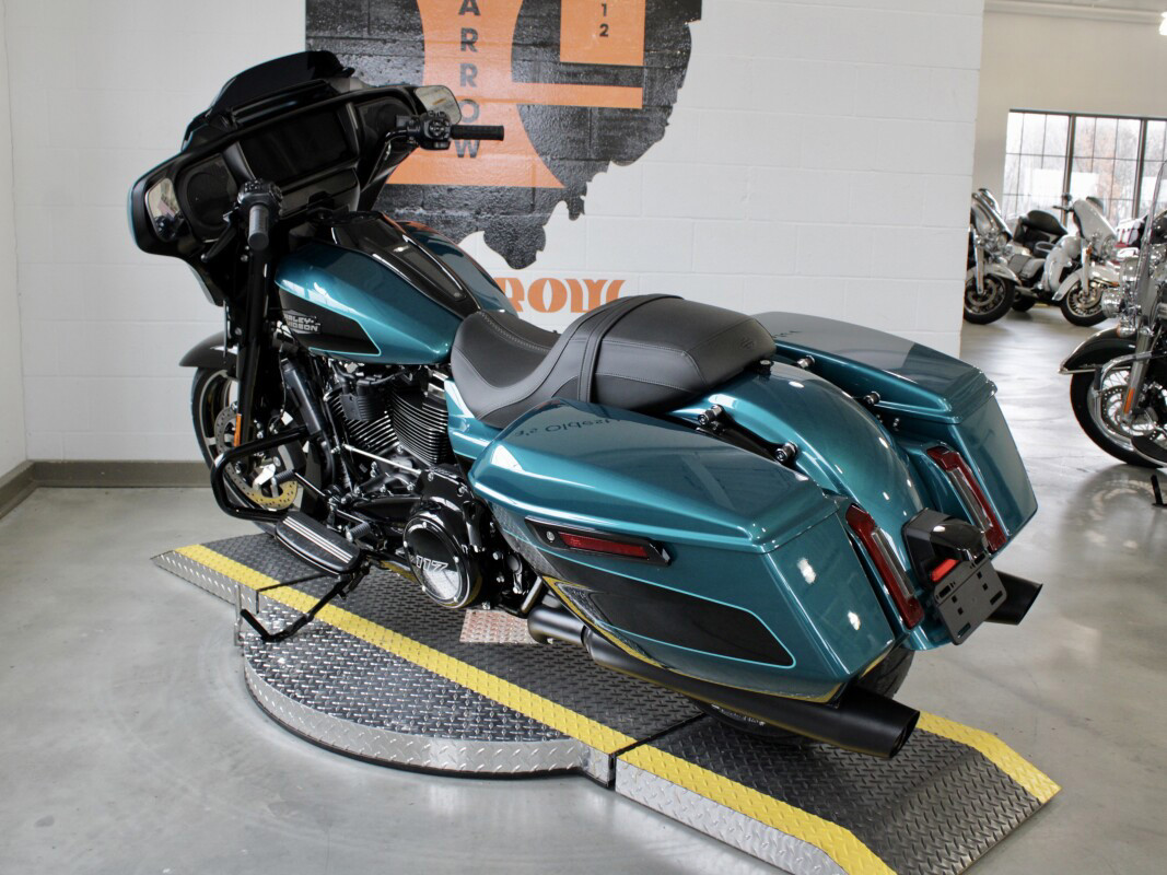 Street Glide®