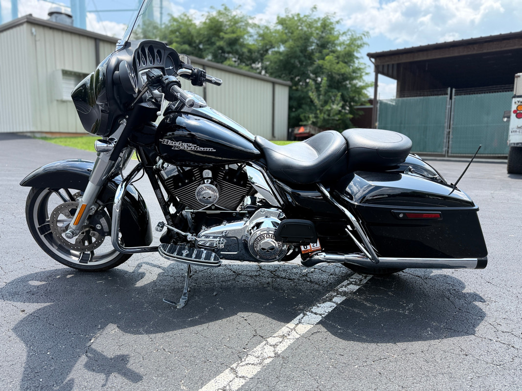Street Glide®