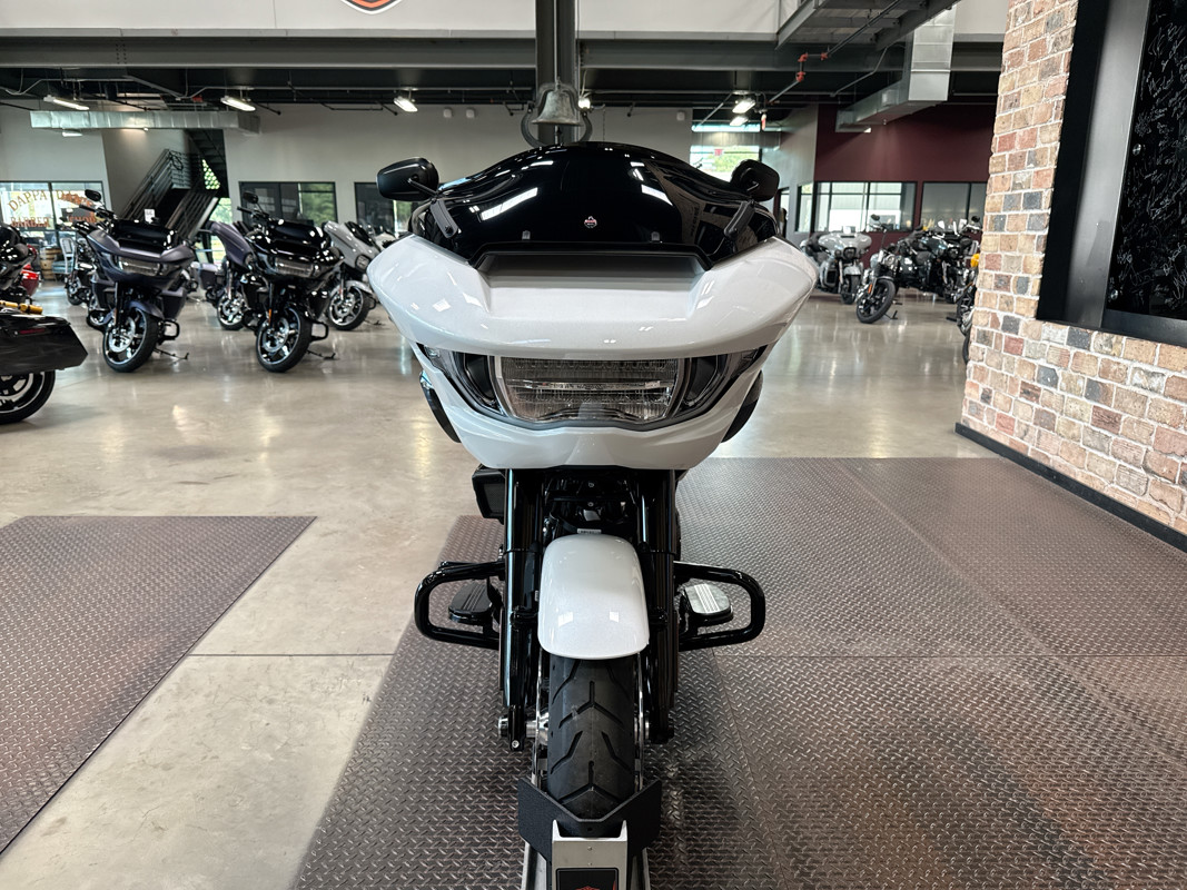 Road Glide®