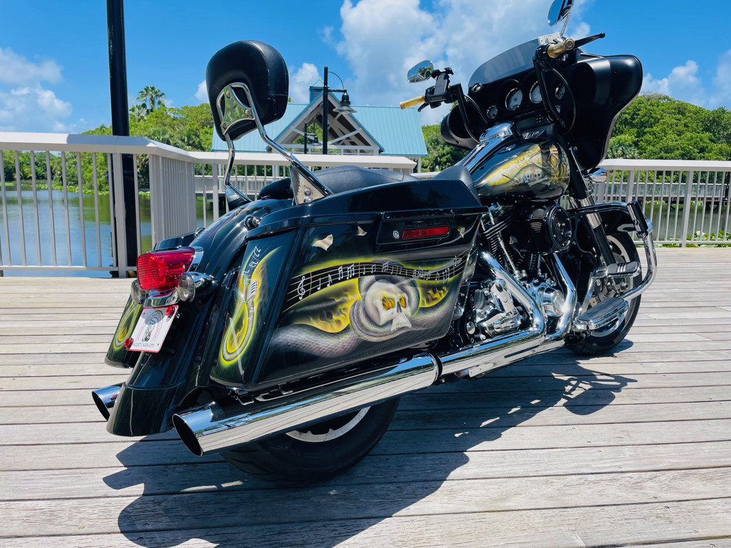 Street Glide®