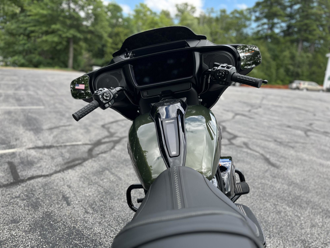 Street Glide®