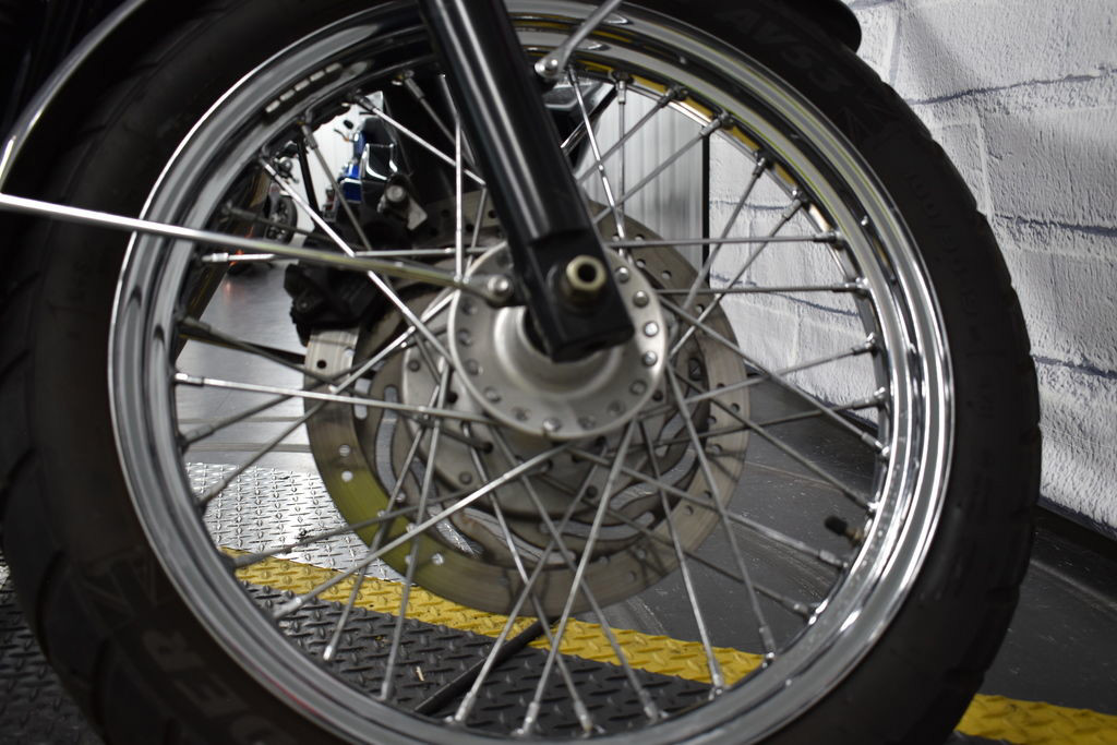 Bonneville T100