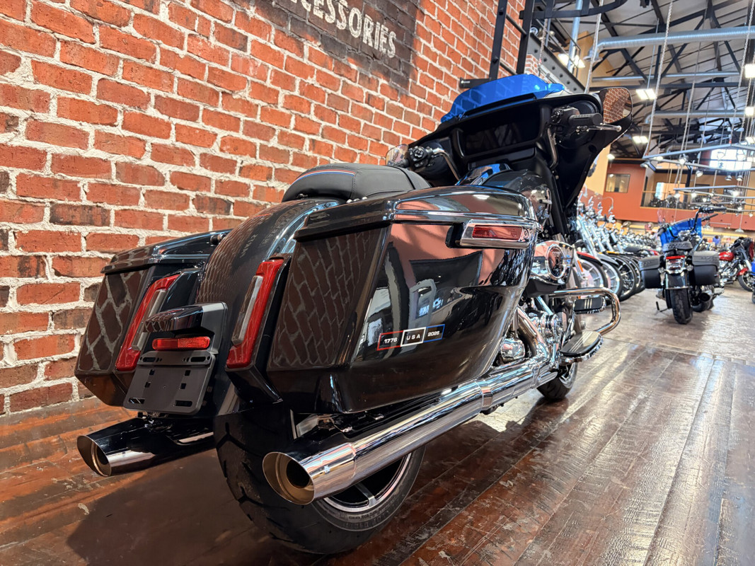 Street Glide®