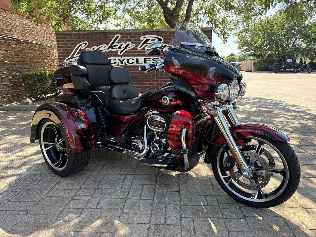 CVO® Tri Glide®