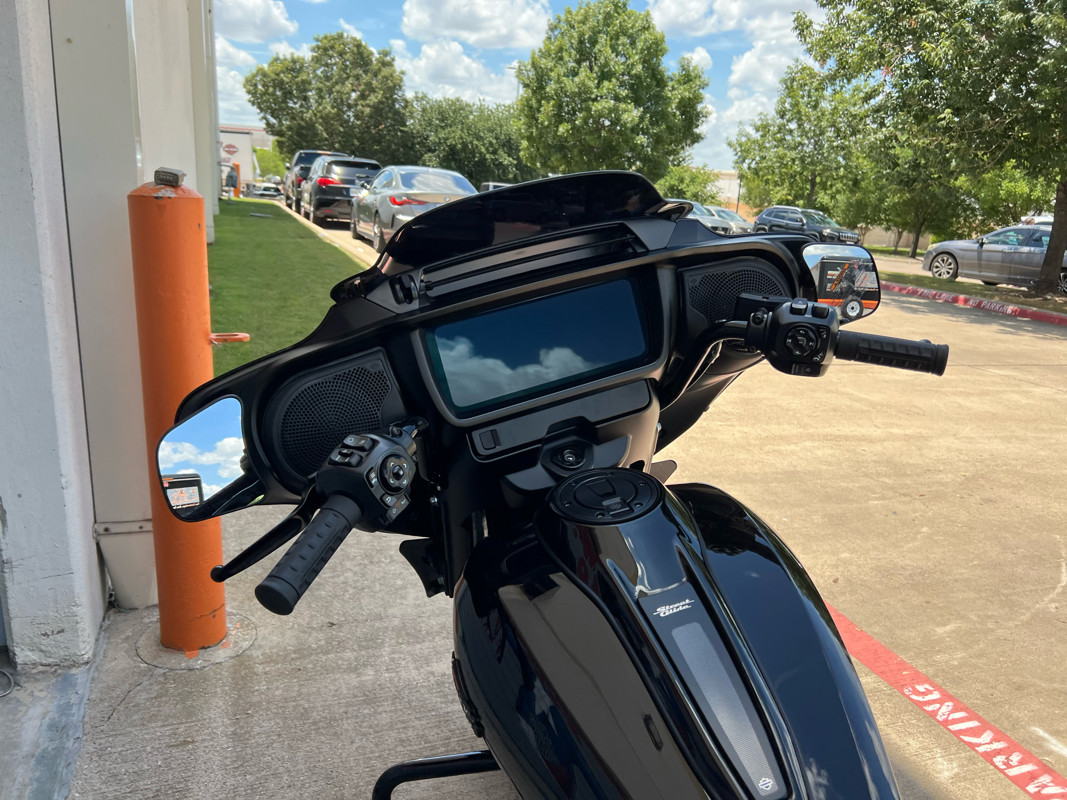 Street Glide®