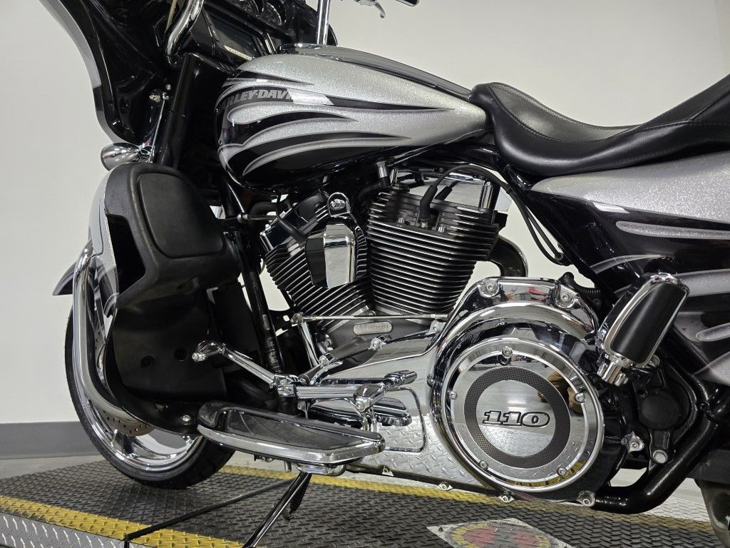 CVO® Street Glide®