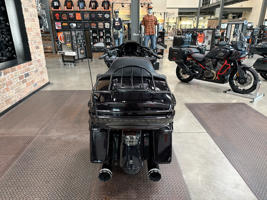 CVO® Road Glide®