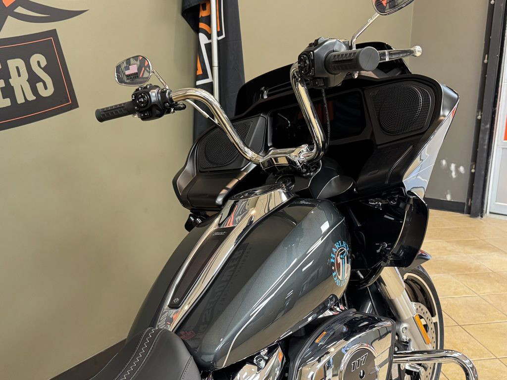 Road Glide®