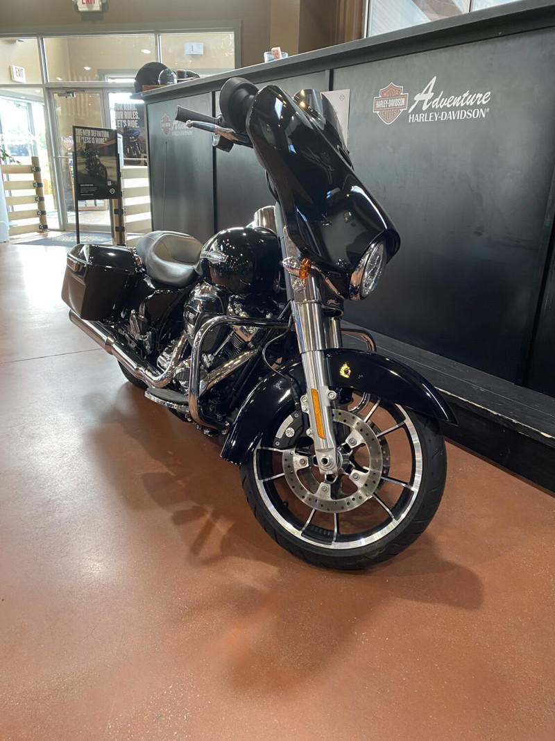 Street Glide®