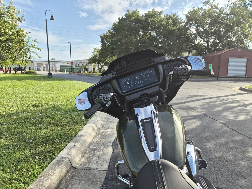 Street Glide®