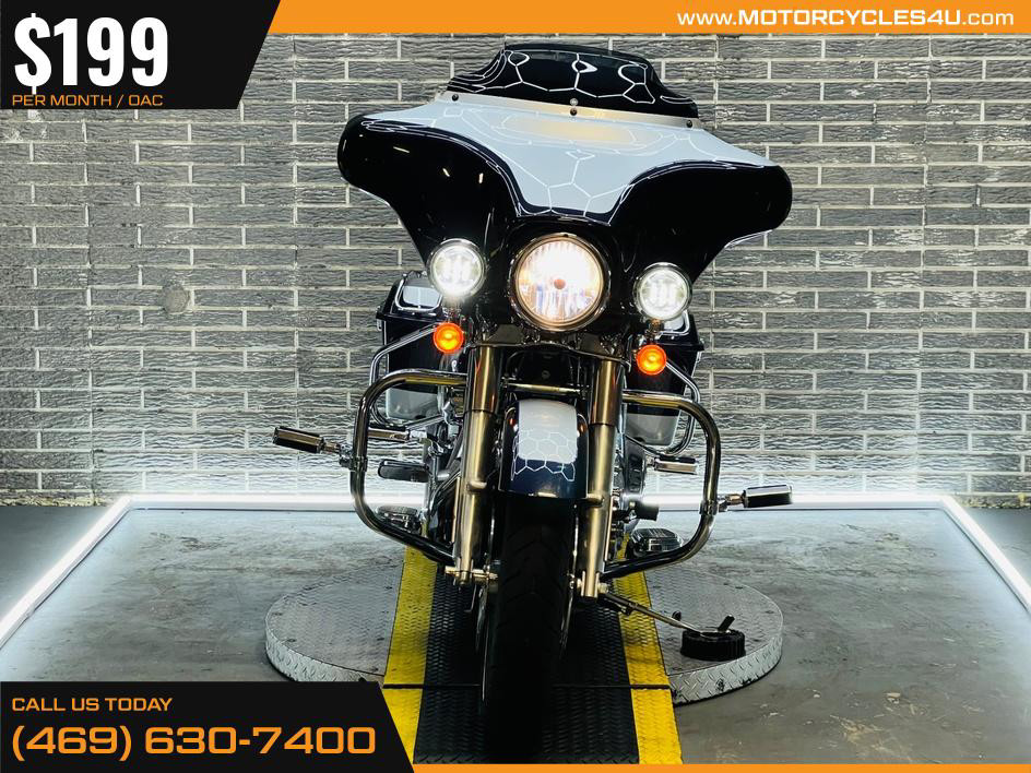 Street Glide®