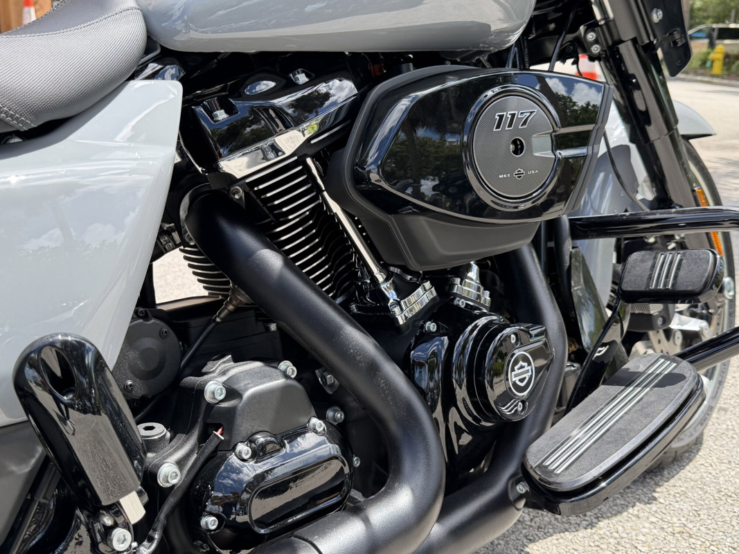 Street Glide®