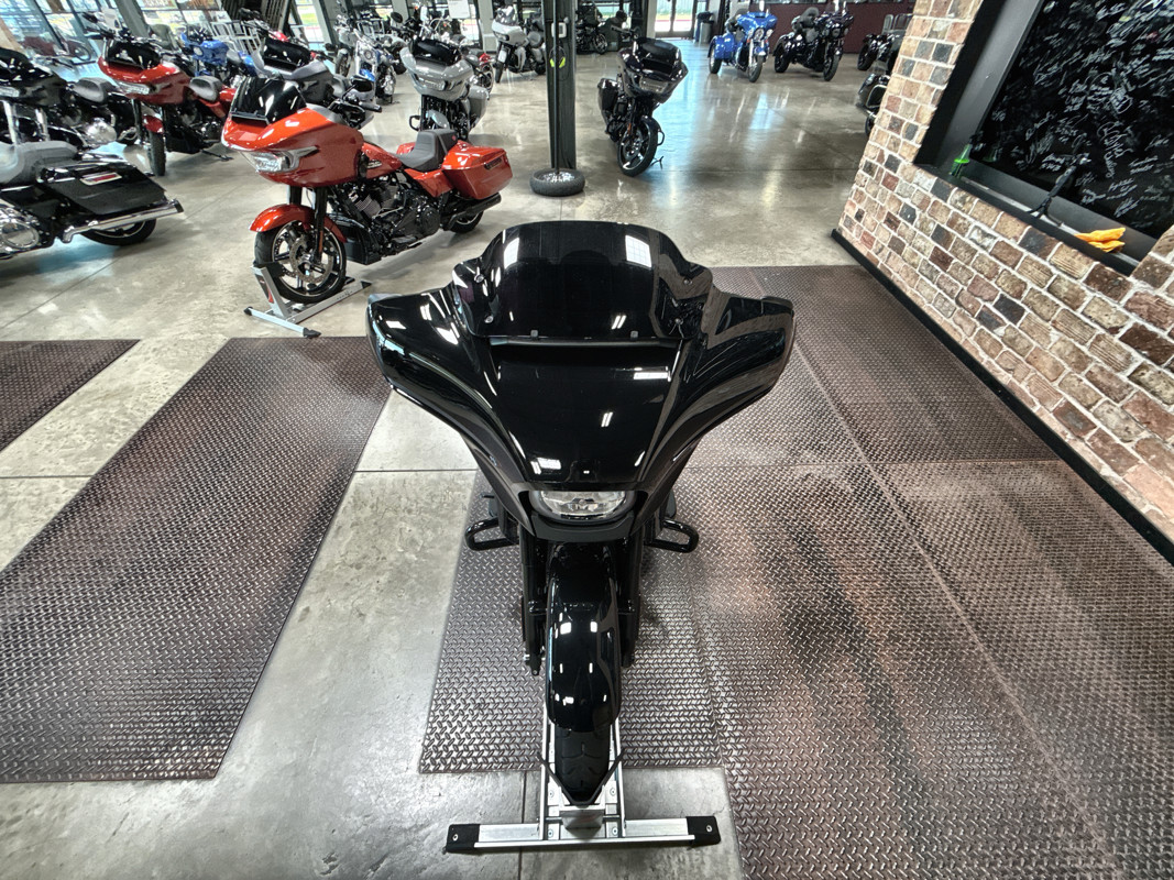 Street Glide®