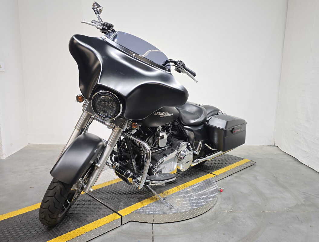 Street Glide®