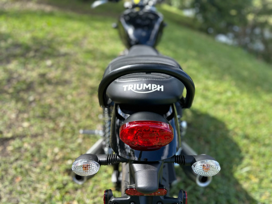 STREET TWIN 