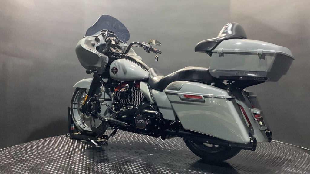 CVO® Road Glide®