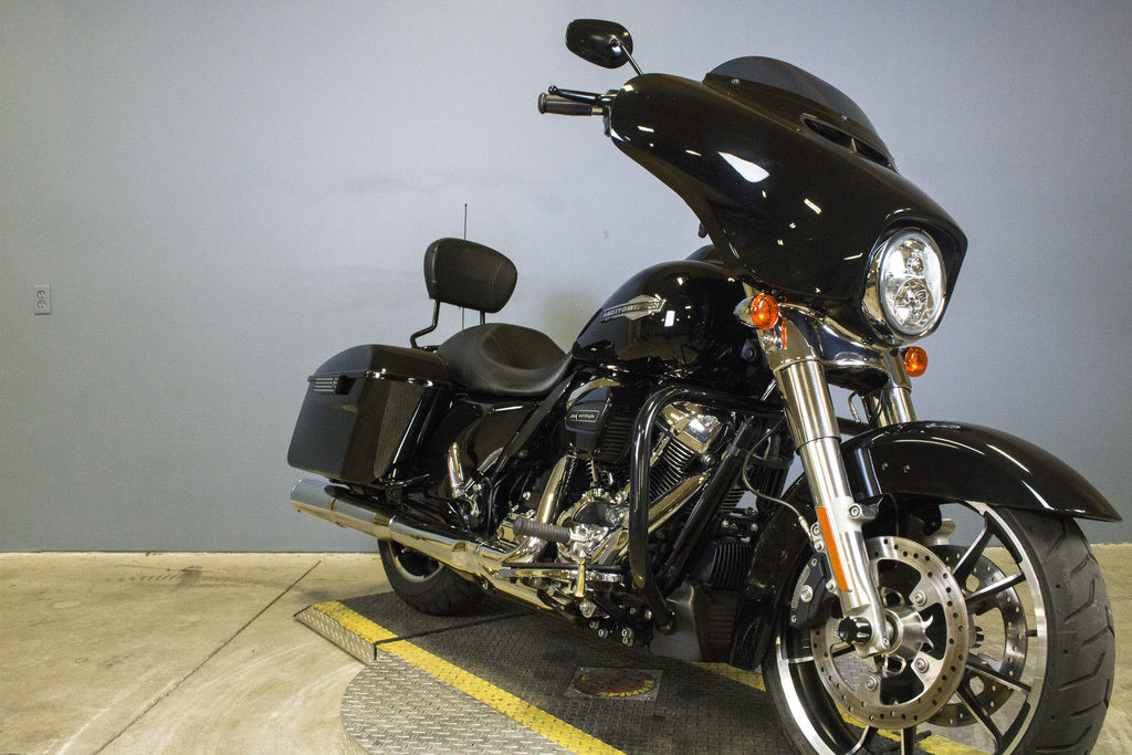 Street Glide®