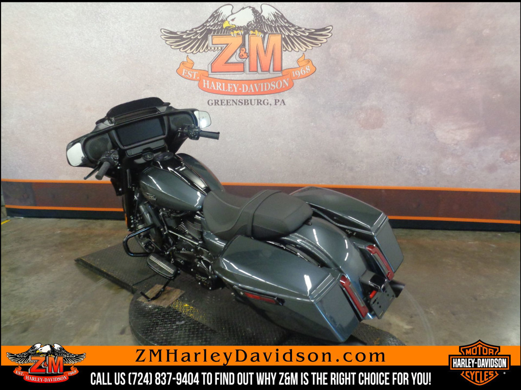 Street Glide®