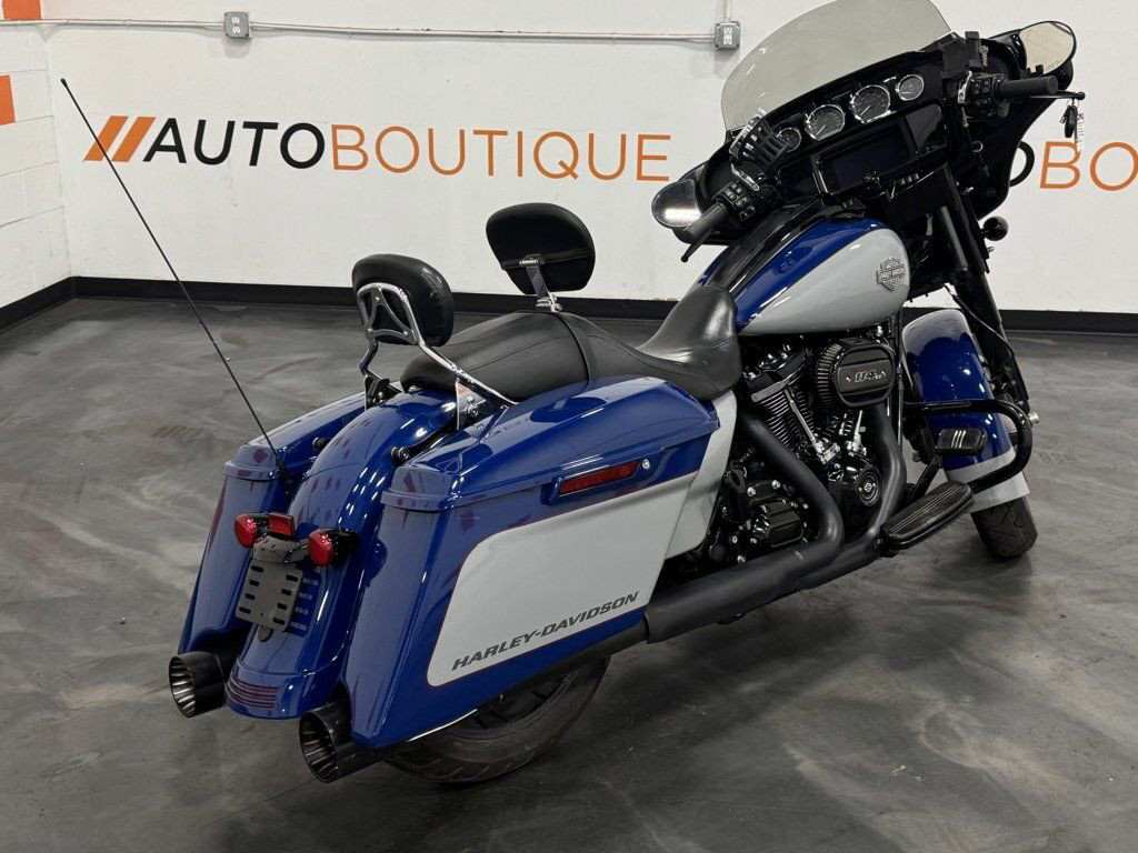 Street Glide®
