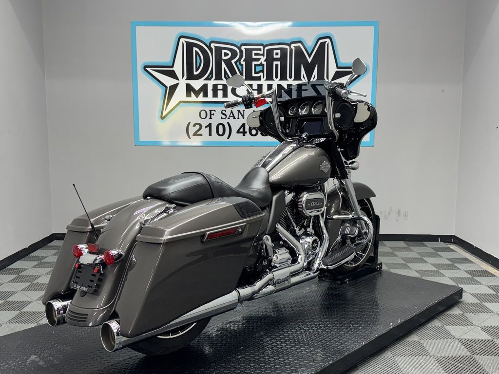 Street Glide® Special