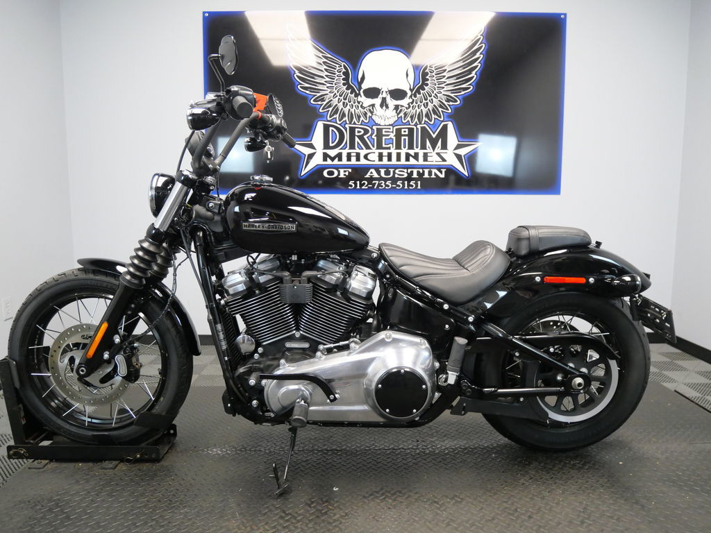 Street Bob®