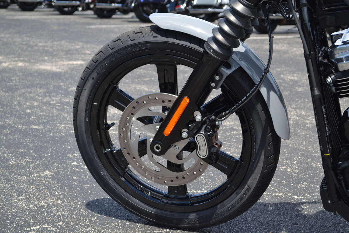 Street Bob®
