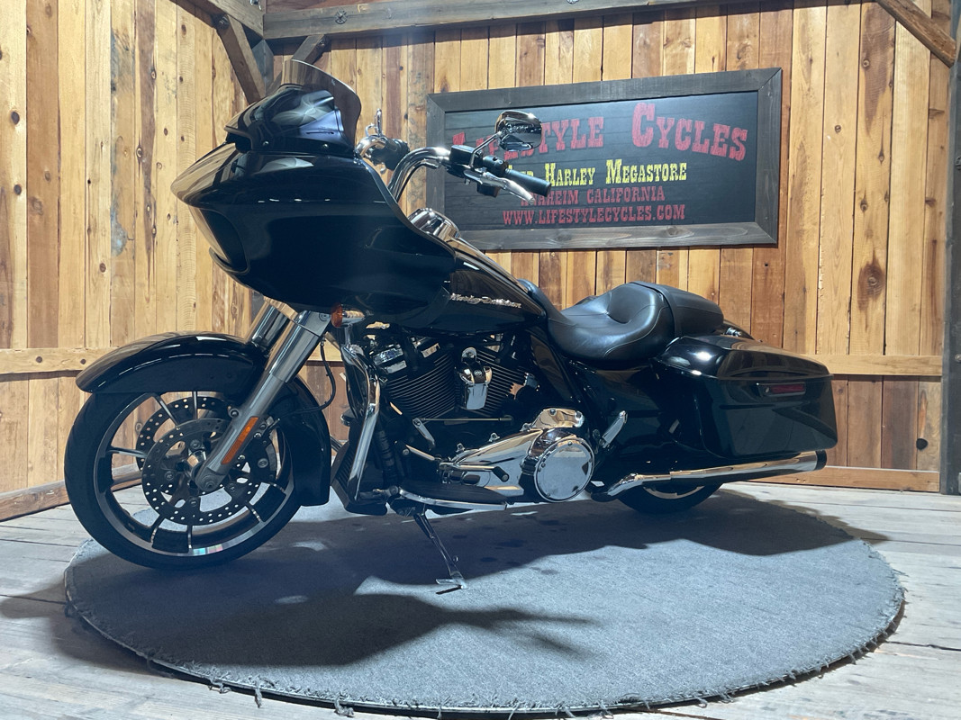 Road Glide®