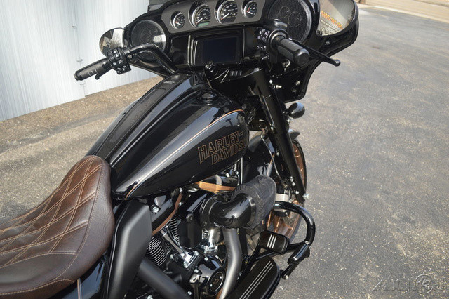 Street Glide® ST