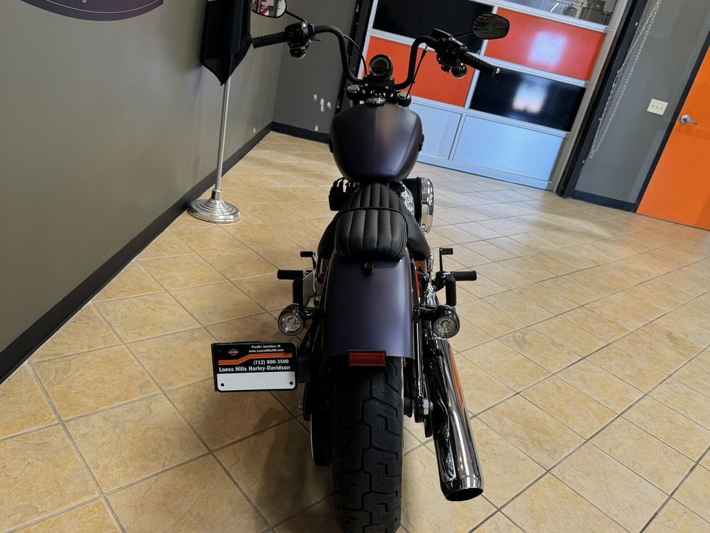 Street Bob®