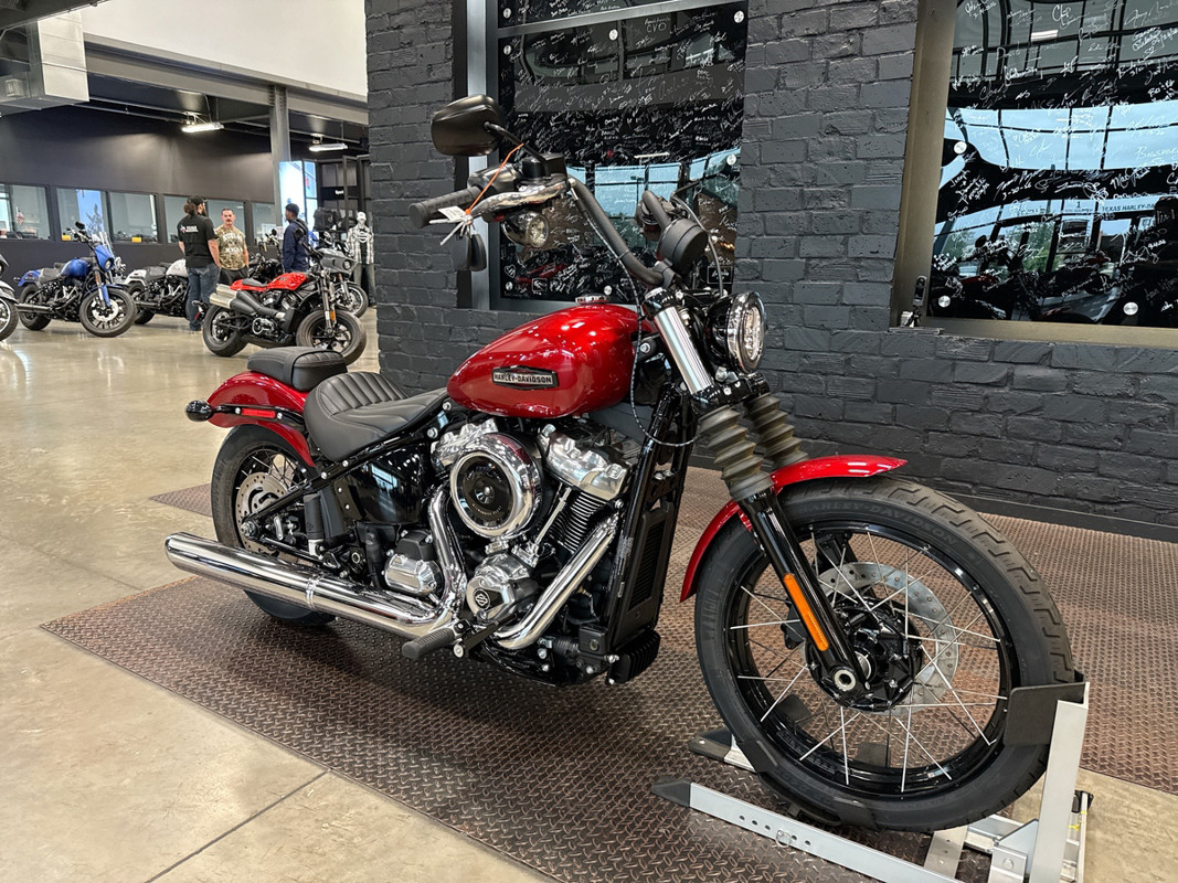 Street Bob®