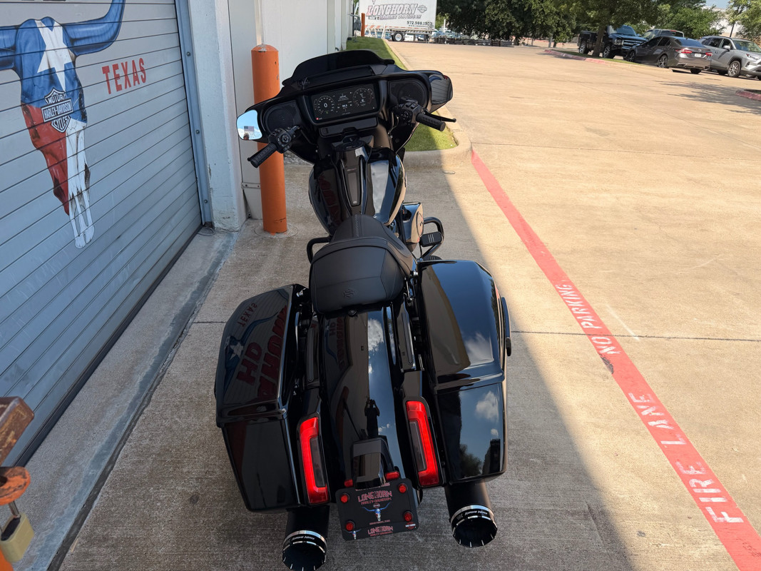 Street Glide®