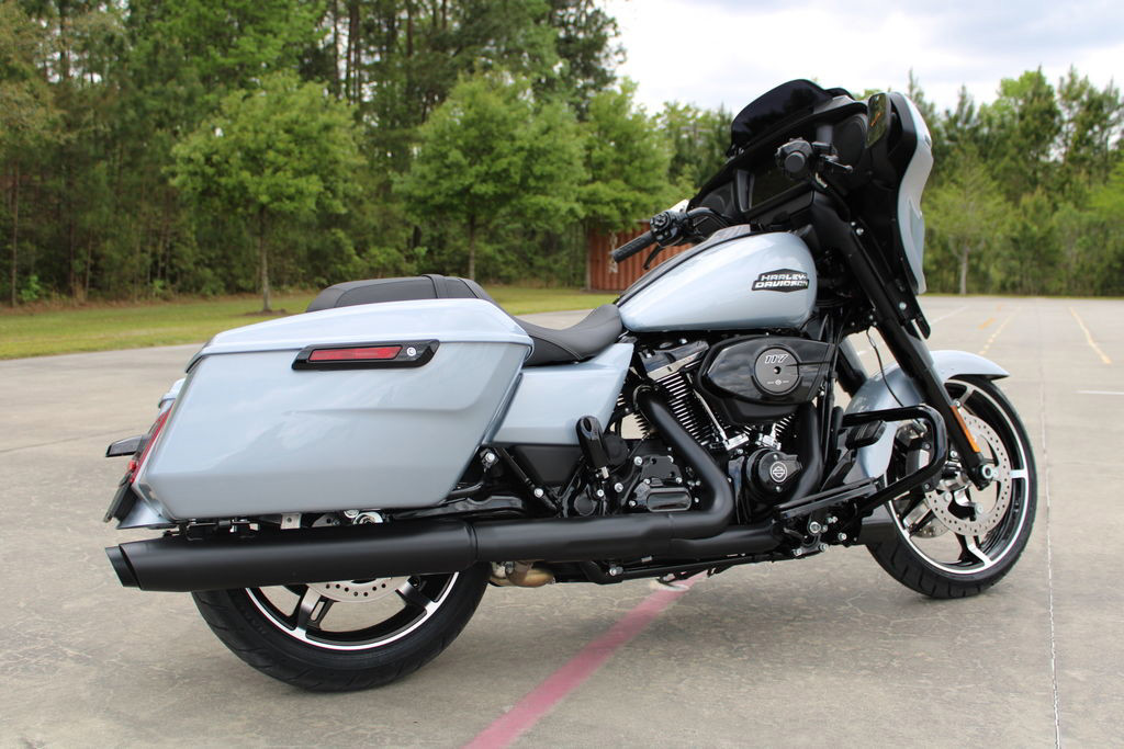 Street Glide®