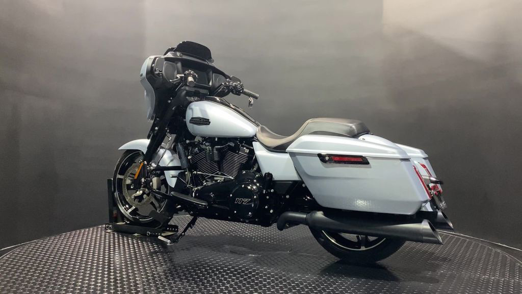 Street Glide®