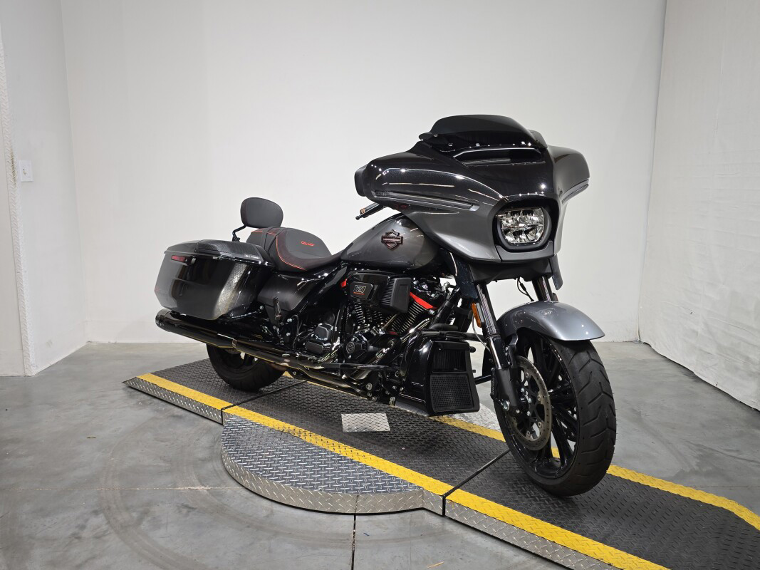 CVO® Street Glide®
