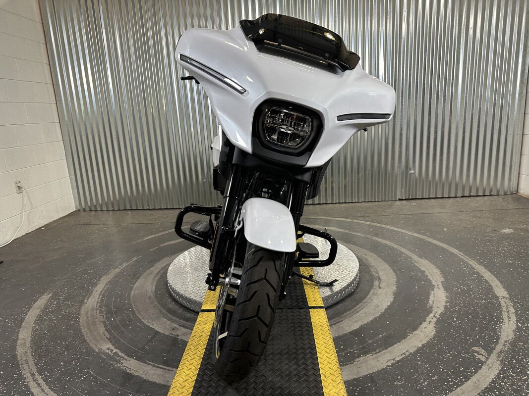 Street Glide®