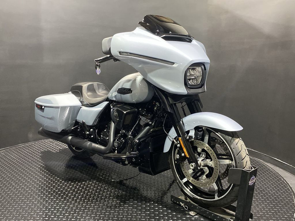 Street Glide®