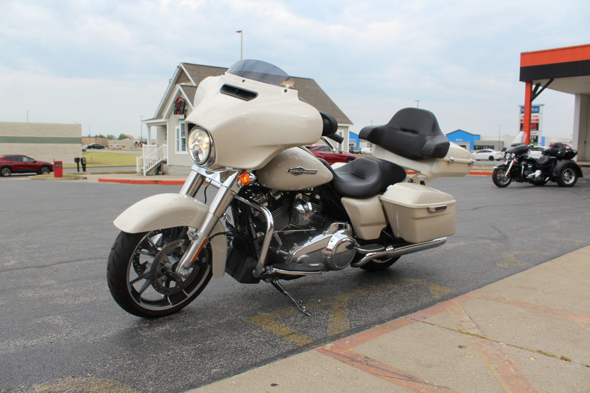 Street Glide®