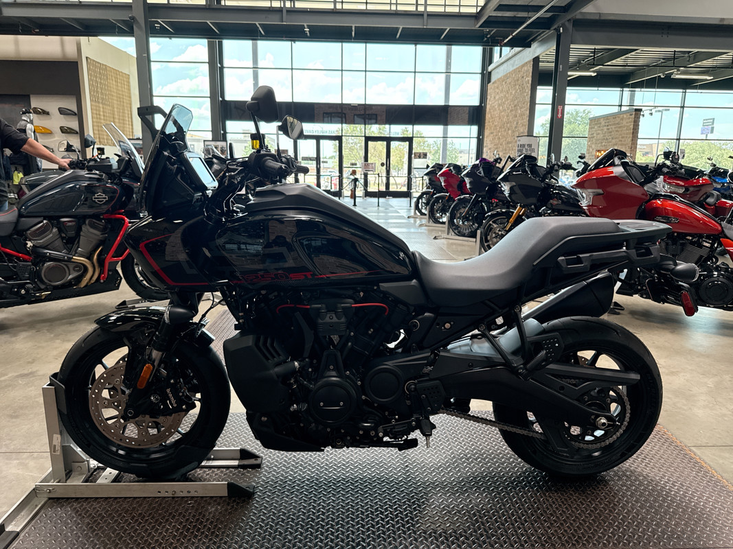 Pan America® 1250 ST