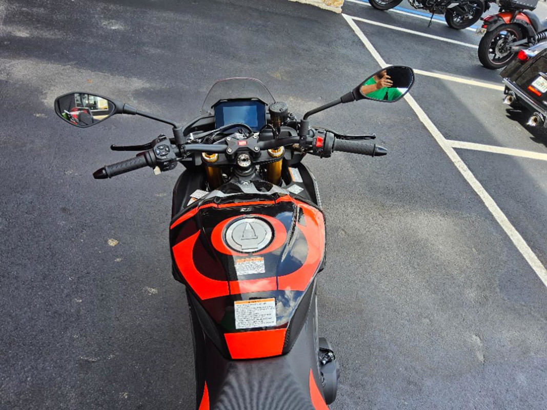 Tuono V4 1100 Factory