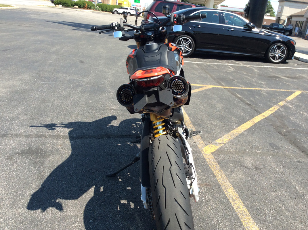 Hypermotard 698
