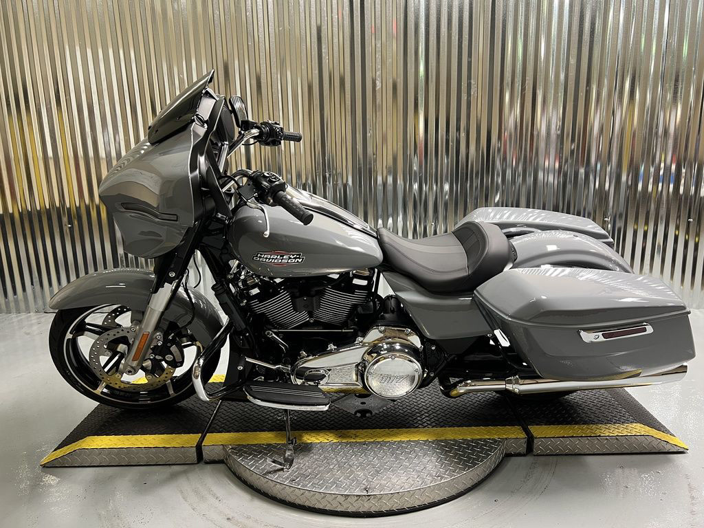 Street Glide®