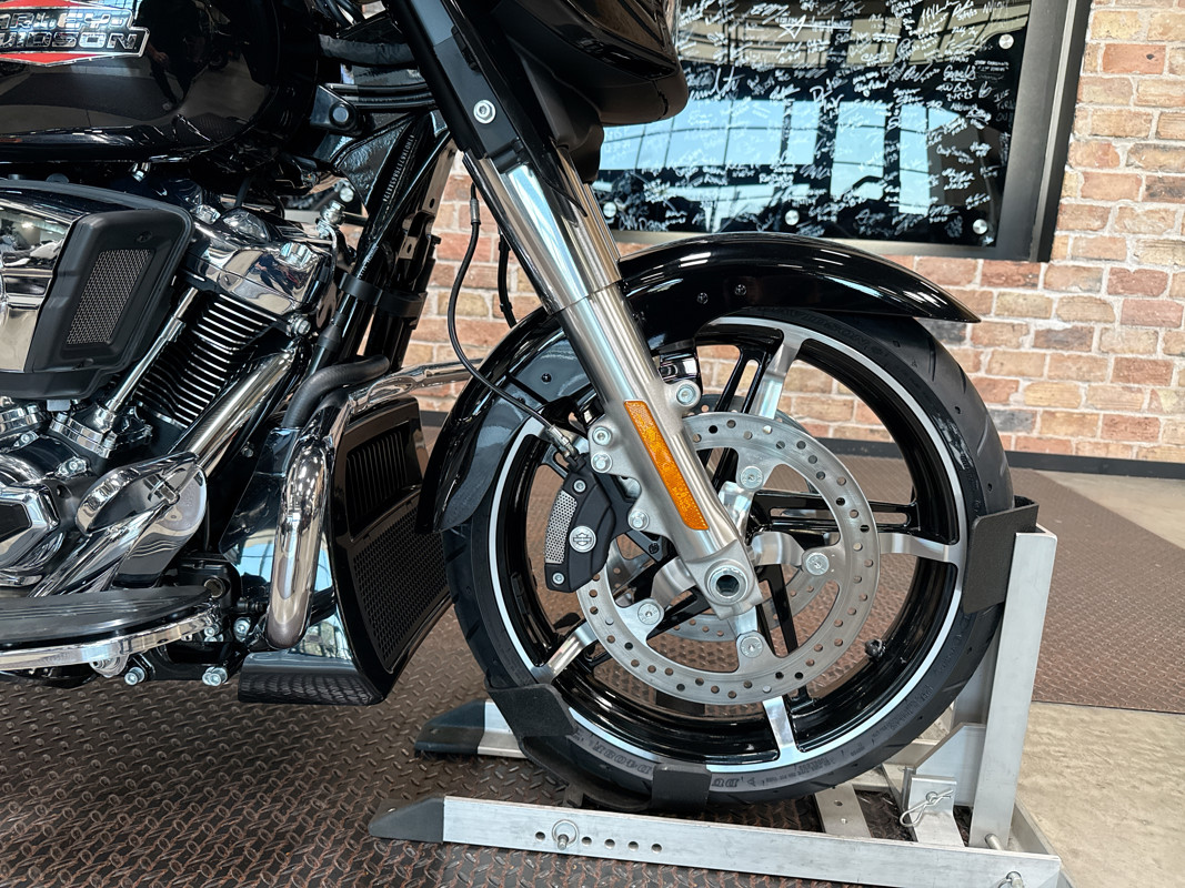 Street Glide®