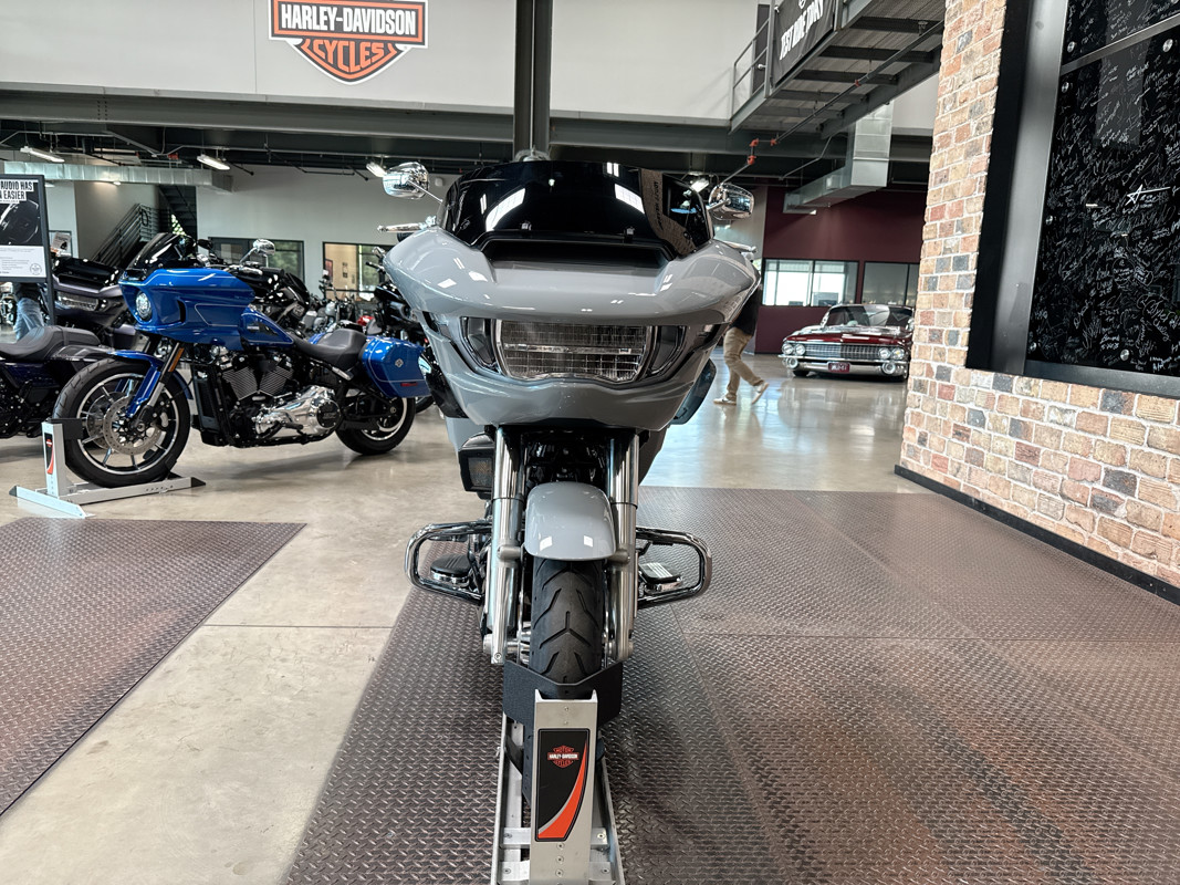 Road Glide®