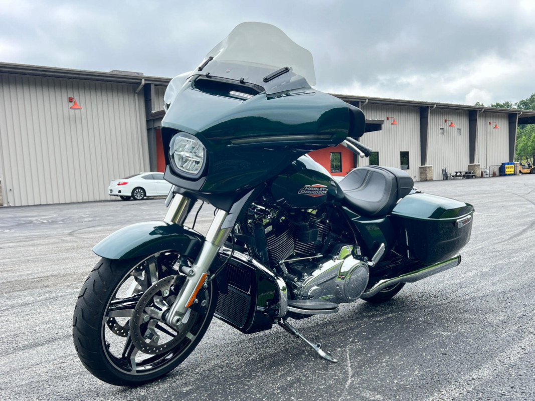 Street Glide®