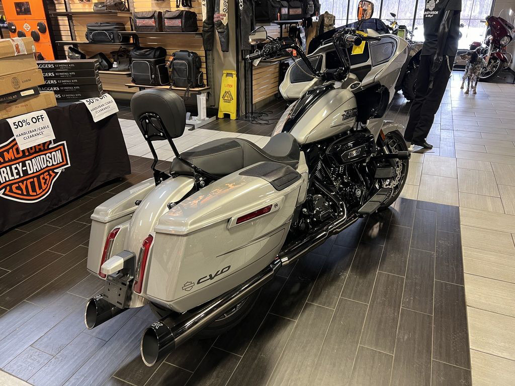 CVO® Road Glide®