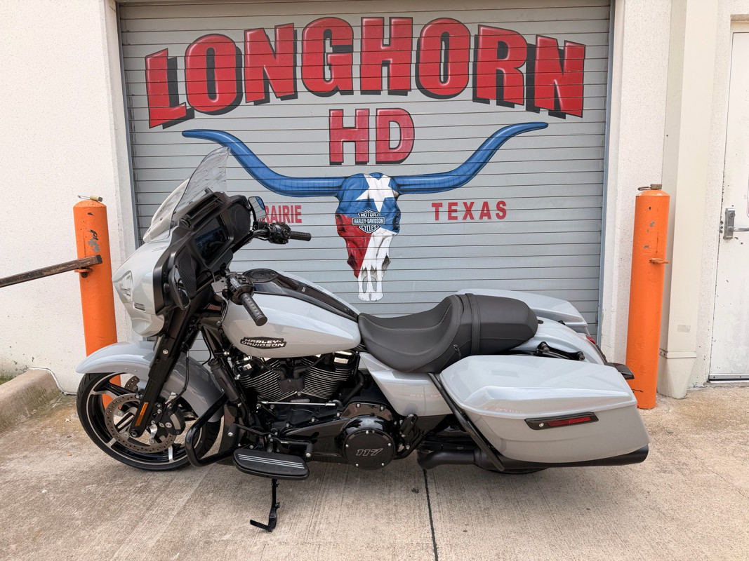 Street Glide®
